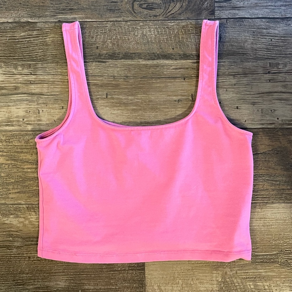 Pink crop tank top